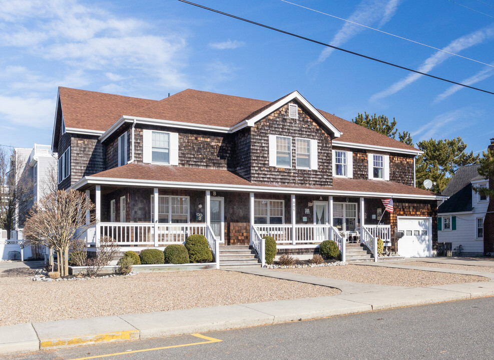 801 N Bay Ave in Beach Haven, NJ - Building Photo