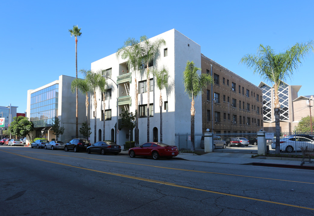 115 N Jackson St in Los Angeles, CA - Building Photo