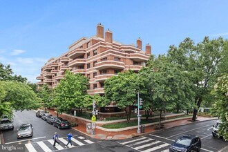 2301 N St NW in Washington, DC - Building Photo - Building Photo