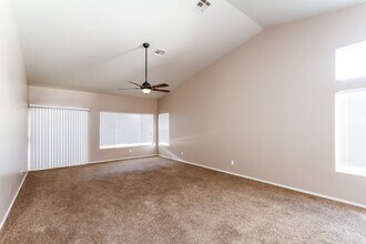 3829 Fall Oaks Ct in North Las Vegas, NV - Building Photo - Building Photo