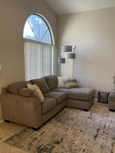 14300 W Bell Rd, Unit 414 in Surprise, AZ - Foto de edificio - Building Photo