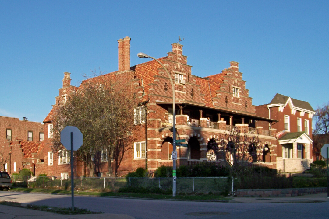 521 Loughborough Ave in St. Louis, MO - Building Photo