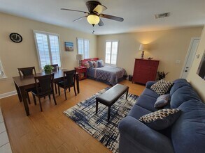 3223 Whitman Way in Tallahassee, FL - Building Photo - Building Photo