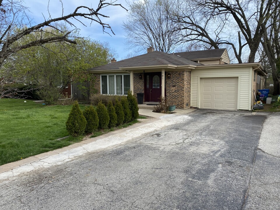 497 Ridge Rd in Highland Park, IL - Building Photo