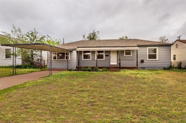 property at 4037 SE 25th St