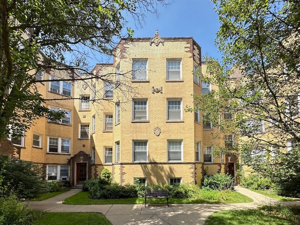 4414 N Rockwell St, Unit A09W in Chicago, IL - Foto de edificio