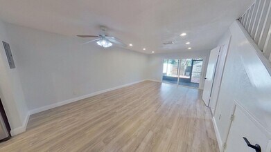 2930 S Pines Dr in Largo, FL - Building Photo - Building Photo