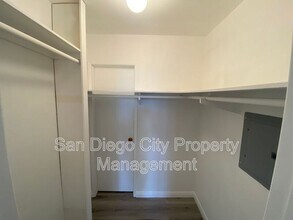 6930 Hyde Park Dr in San Diego, CA - Building Photo - Building Photo