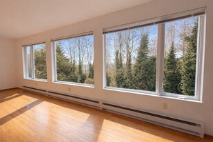 1813 Taylor Ave N in Seattle, WA - Building Photo