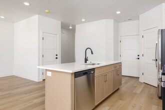 2184 380 S in Hurricane, UT - Building Photo - Building Photo