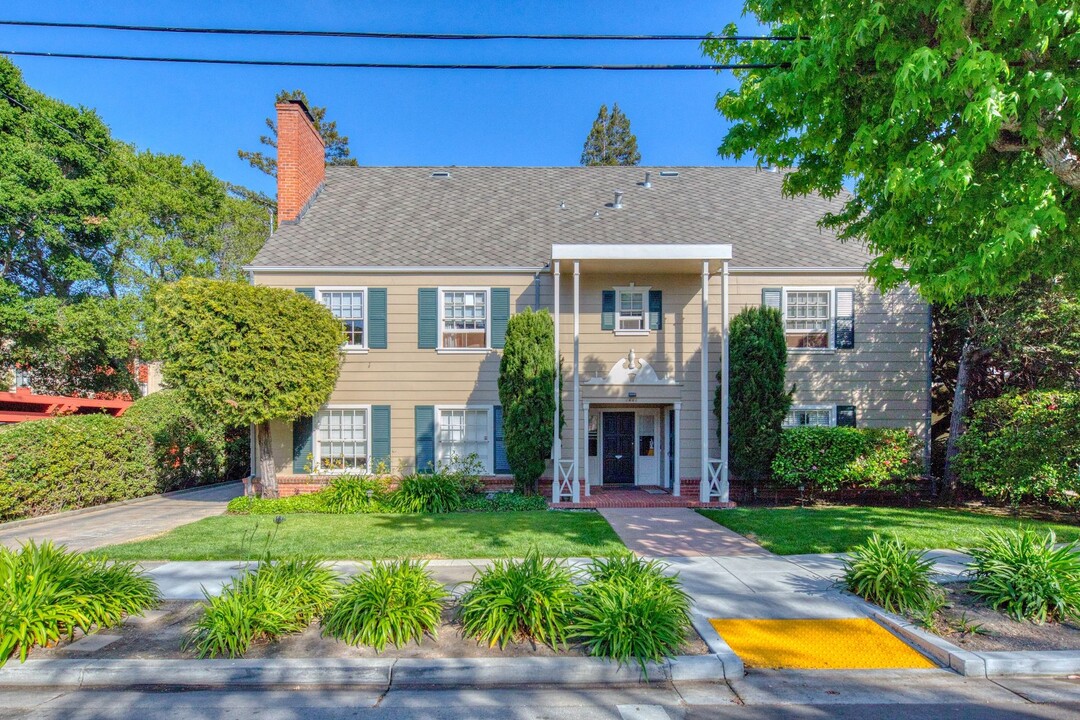 Bellevue Apartments in Burlingame, CA - Foto de edificio