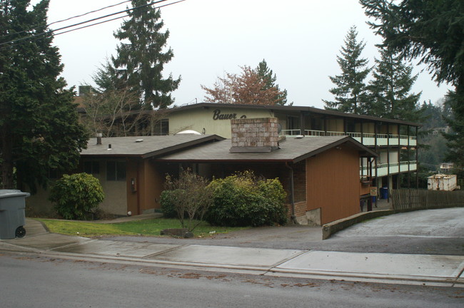 Bauer Crest Apartments in Bellevue, WA - Building Photo - Building Photo