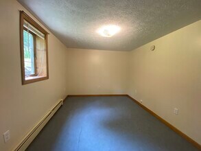 10 Dumas Dr, Unit 3 in Augusta, ME - Building Photo - Building Photo