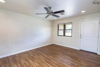 4004 Hooper Dr in Wichita Falls, TX - Building Photo - Building Photo