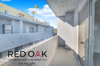 8337 Cedros Ave in Los Angeles, CA - Building Photo - Building Photo