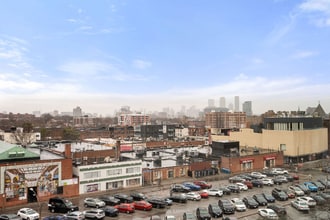 40 Centre St, Unit 205 in Brookline, MA - Foto de edificio - Building Photo