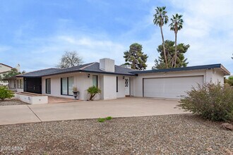 5401 E Exeter Blvd in Phoenix, AZ - Building Photo - Building Photo