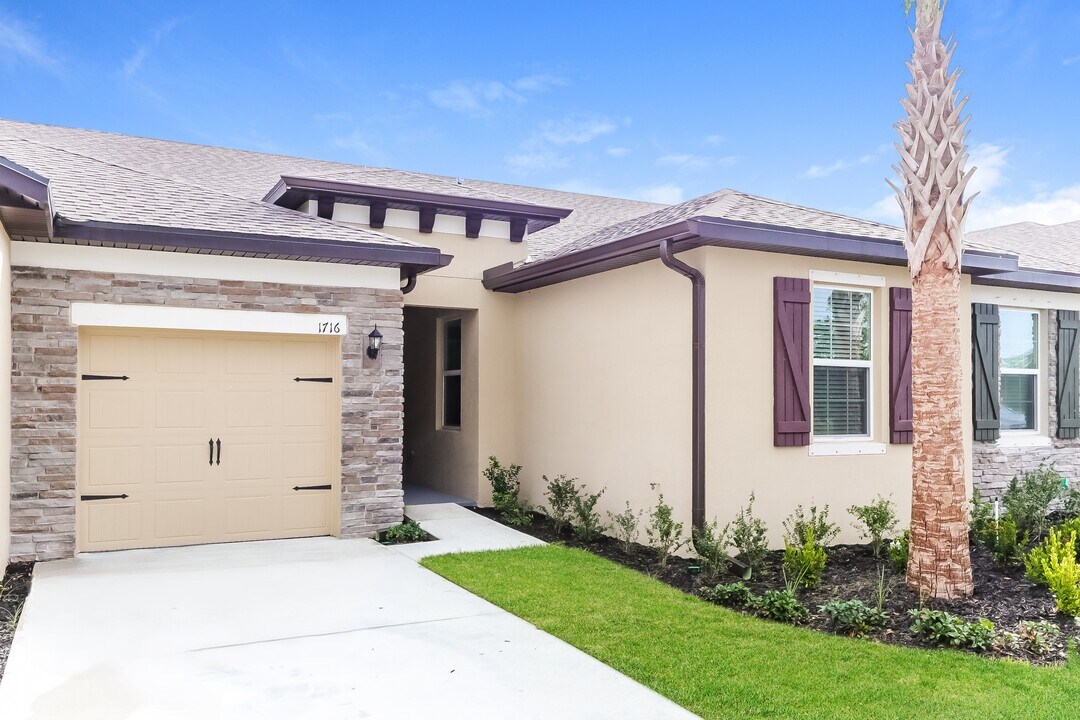 1716 Celebration Dr in Fort Pierce, FL - Building Photo
