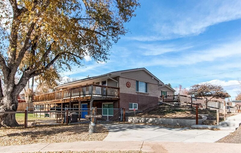 5905 Nelson Ct in Arvada, CO - Foto de edificio