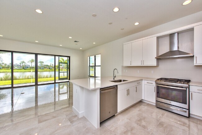 12778 Woodbury Dr in Estero, FL - Building Photo - Building Photo