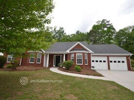 2315 Shady Oaks Dr in Loganville, GA - Building Photo