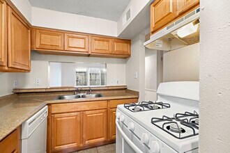 711 Holiday Dr in Galveston, TX - Building Photo - Building Photo