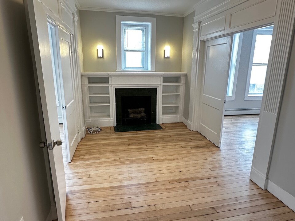 1284 Commonwealth Ave, Unit 5 in Boston, MA - Building Photo