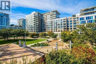 8988 Patterson Rd in Richmond, BC - Building Photo