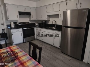 2001 W Turney Ave in Phoenix, AZ - Building Photo - Building Photo