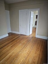 556 Broadway in Carle Place, NY - Building Photo - Building Photo