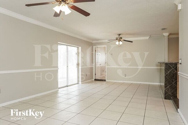 8492 Buena Vista Rd in Ft. Myers, FL - Building Photo - Building Photo