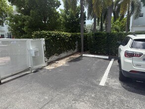 1045 10th St in Miami Beach, FL - Building Photo - Building Photo