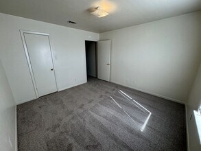 1003 Circle M Dr, Unit Apt B in Killeen, TX - Foto de edificio - Building Photo