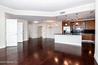 1431 Riverplace Blvd, Unit 3403 in Jacksonville, FL - Building Photo - Building Photo