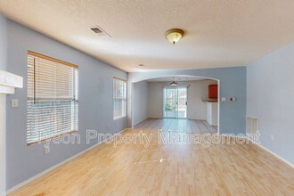 5305 River Ridge Ave NW in Albuquerque, NM - Building Photo - Building Photo