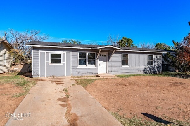 5226 Questa Dr