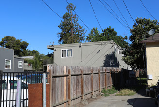 2615 26th Ave in Oakland, CA - Foto de edificio - Building Photo