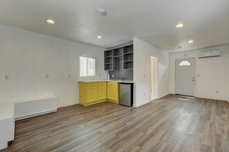 AirBNB Short Term Permitted in Las Vegas, NV - Building Photo - Building Photo