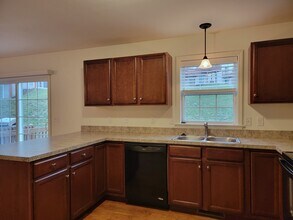 647 Winding Ln in Harrisburg, PA - Building Photo - Building Photo