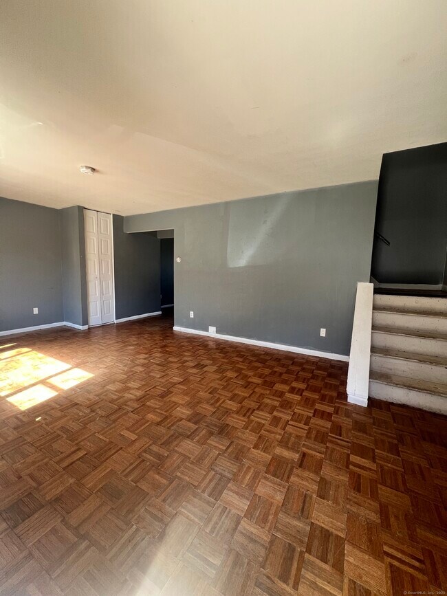 76 Angel Dr in Waterbury, CT - Building Photo - Building Photo