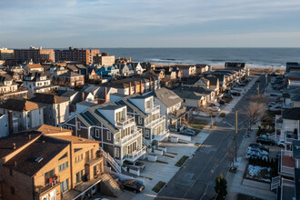 180 Beach 127Th St in Rockaway Park, NY - Building Photo - Building Photo