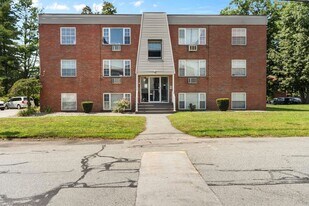 99 Cluff Crossing Rd in Salem, NH - Building Photo