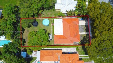 600 SW 25th Rd in Miami, FL - Building Photo - Building Photo