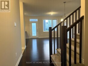 1906 Haiku St in Ottawa, ON - Building Photo - Building Photo