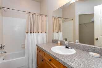 Bay Harbor in Ft. Myers, FL - Building Photo - Interior Photo