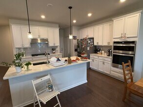 22478 Woodbridge Ln in Novi, MI - Building Photo - Building Photo
