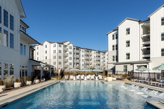 Livano Limestone Springs in Gainesville, GA - Foto de edificio - Building Photo