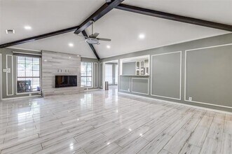 827 W 9th St in Dallas, TX - Building Photo - Building Photo