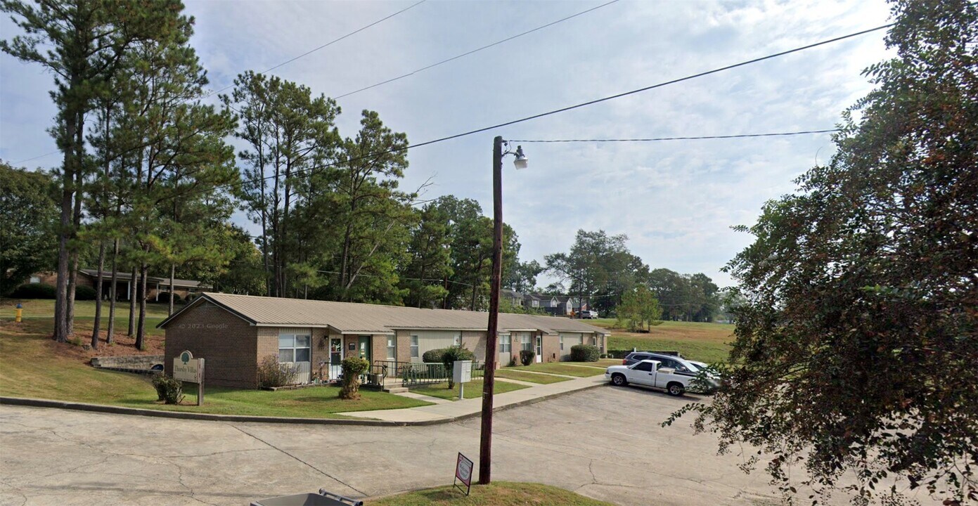 230 S Dakota Ave in Thorsby, AL - Building Photo