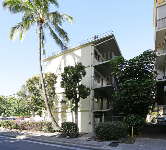 The Balcony in Honolulu, HI - Building Photo - Building Photo